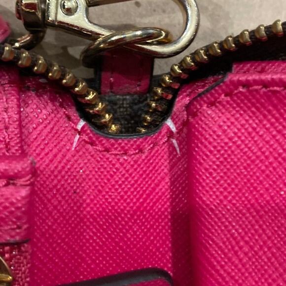 MICHAEL KORS LARGE SIGNATURE SAFFIANO LEATHER WALETT (ASIS) - Picture 10 of 14